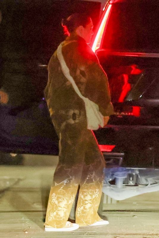 JESSIE J and Chanan Colman Out for Dinner in Los Angeles 03/28/2024