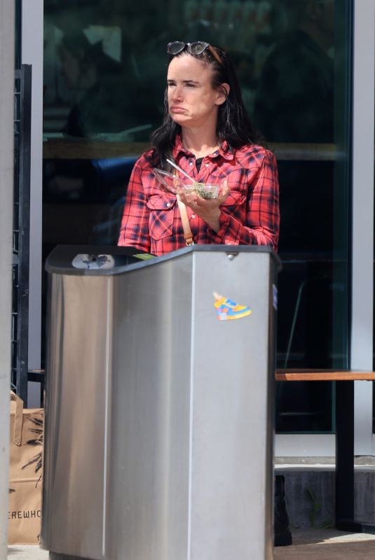 JULIETTE LEWIS Out for Lunch with Friends 03/07/2024