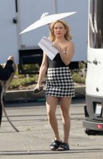 KATE HUDSON on the Set of Mindy Kaling