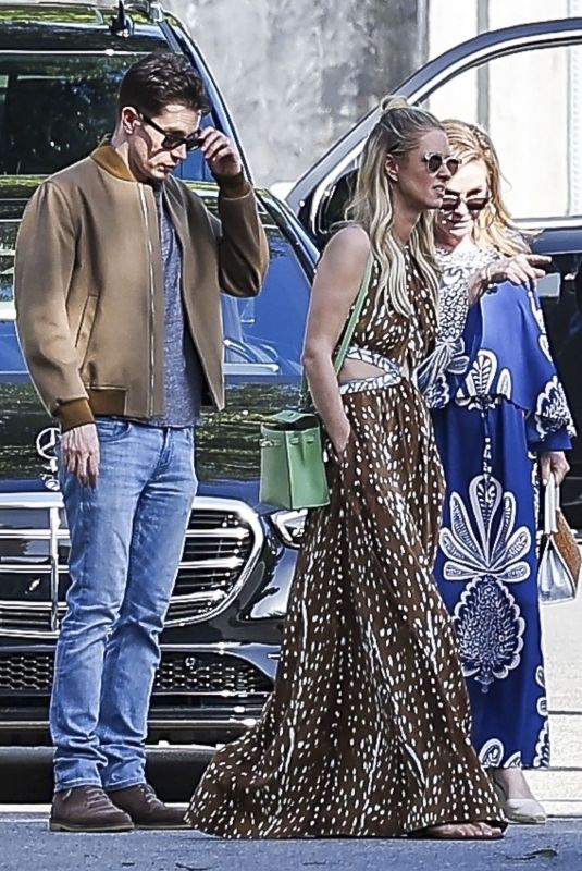 KATHY and NICKY HILTON Arrives at a Oscar House Party in Beverly Hills 03/09/2024