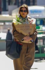 KATIE HOLMES Stocks up Ahead of a Italian Dinner 03/25/2024