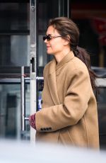 KATIE HOLMES Takes Her Cat to Vet in New York 03/07/2024