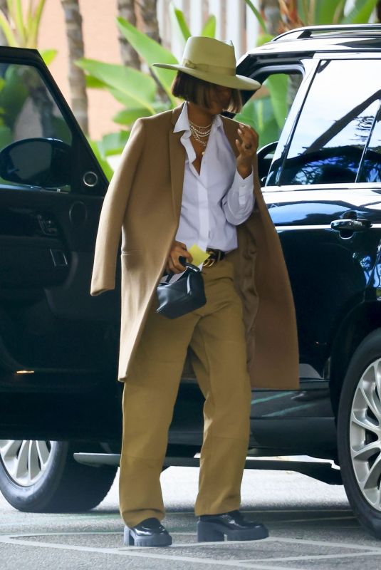 KELLY ROWLAND Arrives at Beverly Hills Hotel 03/24/2024