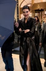 KENDALL JENNER Filming a L