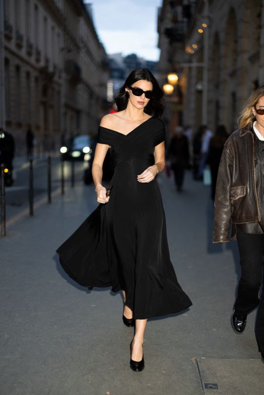 KENDALL JENNER Out and About in Paris 03/08/2024