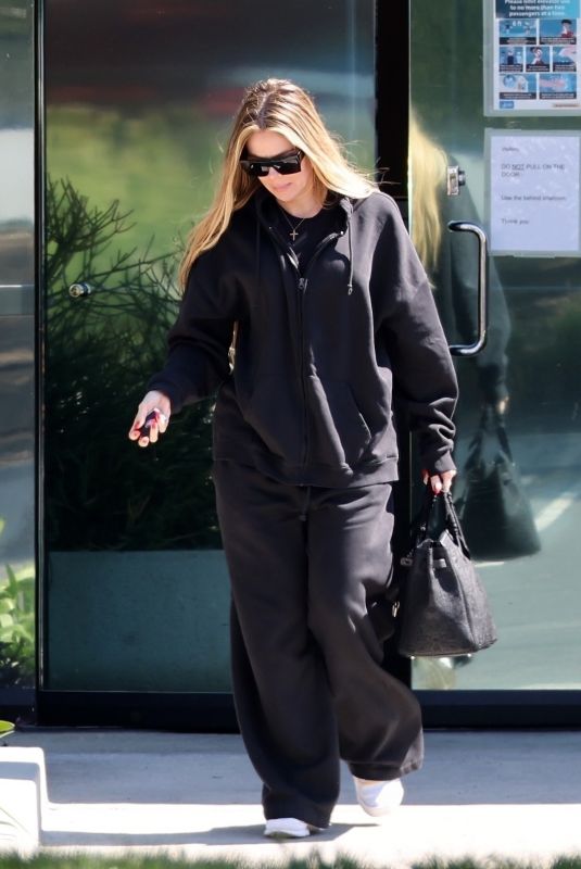 KHLOE KARDASHIAN Leaves a Family Meeting in Los Angeles 03/21/2024