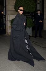 KIM KARDASHIAN Leaves Ritz Hotel at Paris Fashion Week 03/04/2024