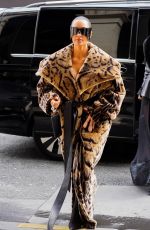 KIM KARDASHIAN Out for Dinner at Costes Restaurant in Paris 03/03/2024