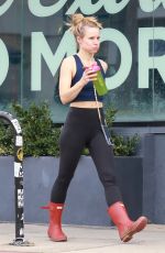 KRISTEN BELL Out for Smoothie in Los Feliz 03/04/2024