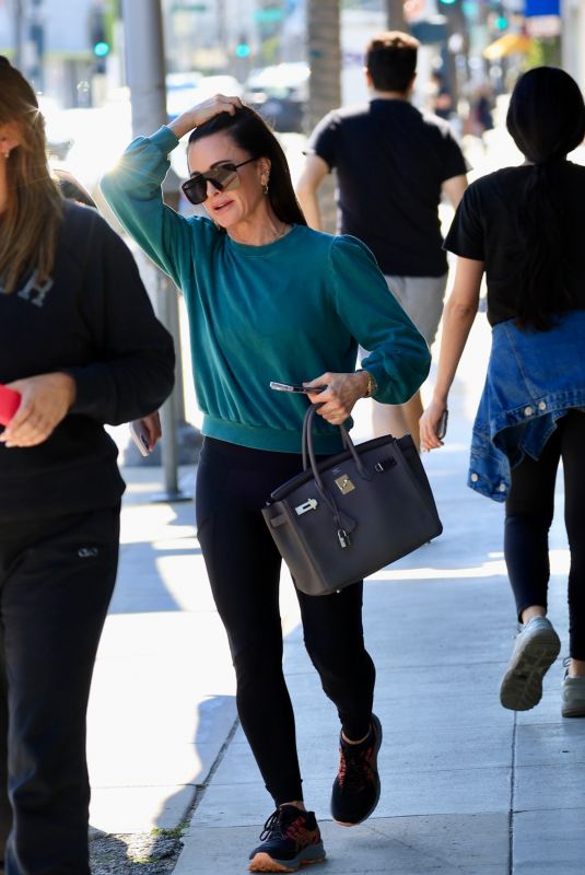 KYLE RICHARDS Leaes a Dermatologist in Beverly Hills 03/19/2024