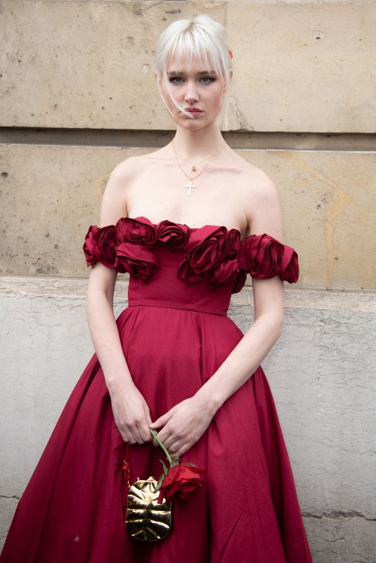 LARA COSIMA HENCKEL VON DEONNERSMARCK at Giambattista Valli Womenswear Fall/Winter 2024-2025 Show at Paris Fashion Week 03/01/2024