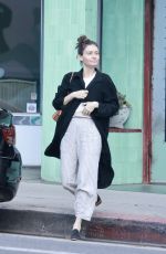 LAUREN PARSEKIAN Out for Breakfast with a Friend in Los Feliz 03/08/2024