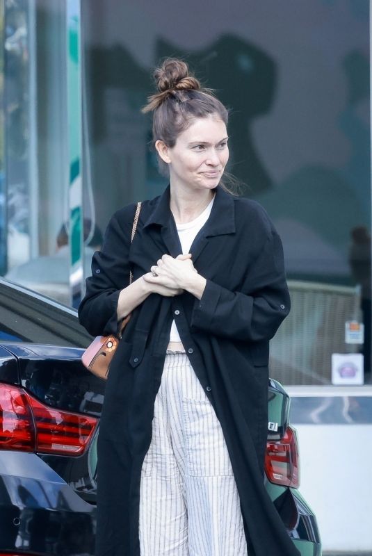 LAUREN PARSEKIAN Out for Breakfast with a Friend in Los Feliz 03/08/2024