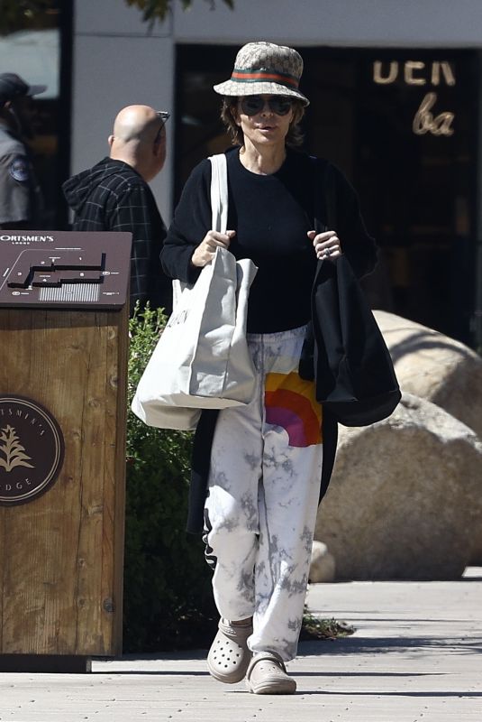 LISA RINNA Out for Grocery Shopping at Erewhon in Studio City 03/08/2024