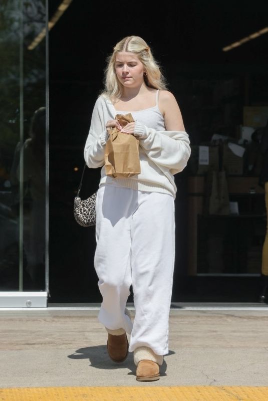 LOLA SHEEN Out for Lunch at Erewhon Market in Los Angeles 03/21/2024