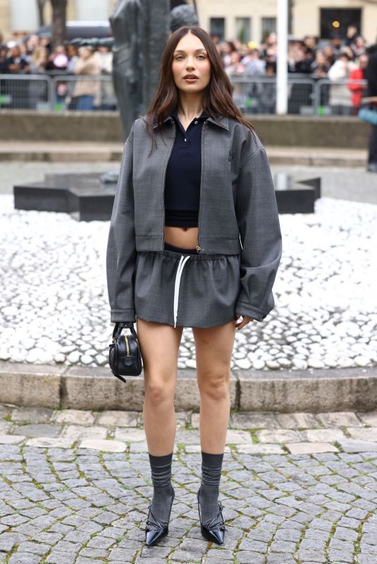 MADDIE ZIEGLER Arrives at Miu Miu Fashion Show at PFW in Paris 03/05/2024