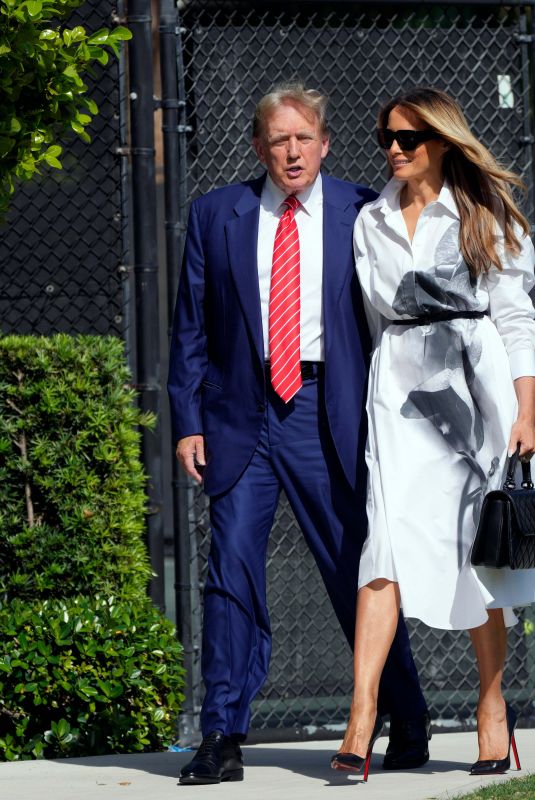 MELANIA and Donald TRUMP Arrives to Vote in Florida