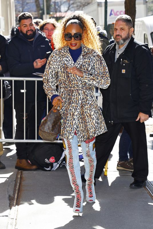 MELANIE BROWN Arrives at The View in New York 03/25/2024