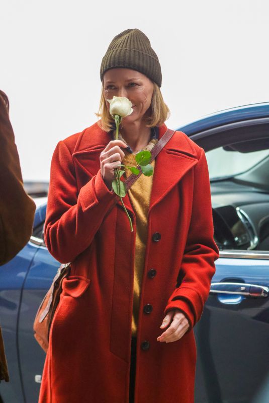 NAOMI WATTS Filming The Friend in New York 03/15/2024