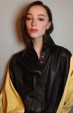 PHOEBE DYNEVOR - Louis Vuitton Fashion Show Portraits, March 2024