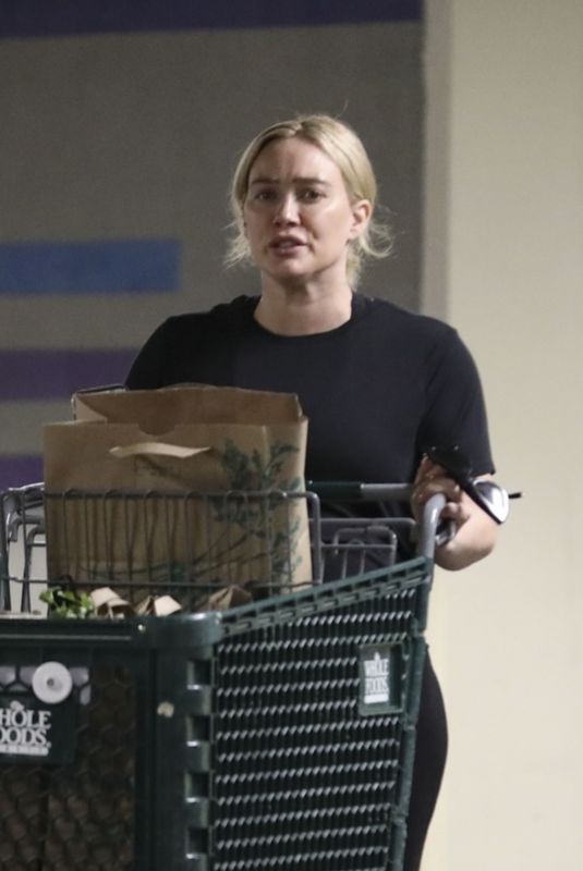 Pregnant HILARY DUFF Out Shopping in Brentwood 03/04/2024