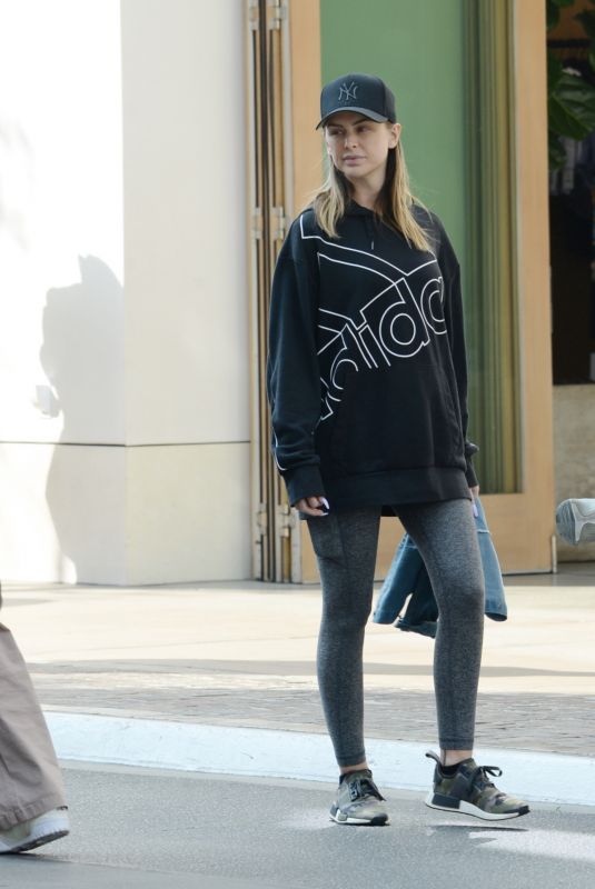 Pregnant LALA KENT Out Shopping at The Grove in Los Angeles 03/22/2024