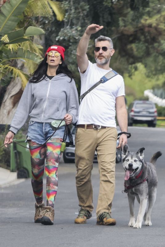 SARAH SILVERMAN and Rory Albanese Walks with Their Dogs in Los Angeles 03/03/2024