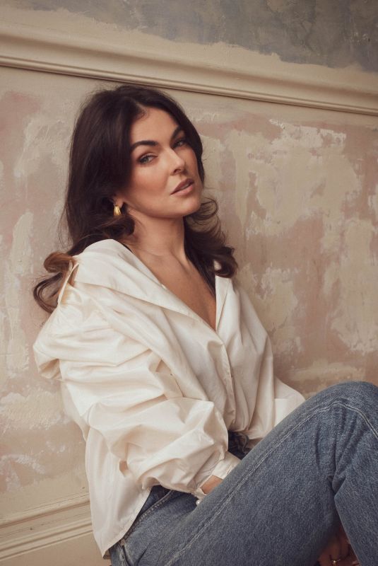 SERINDA SWAN for Rose & Ivy Journal, March 2024