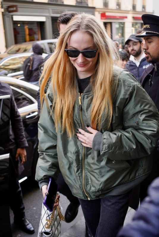 SOPHIE TURNER Arrives at Her Hotel at Paris Fashion Week 03/04/2024