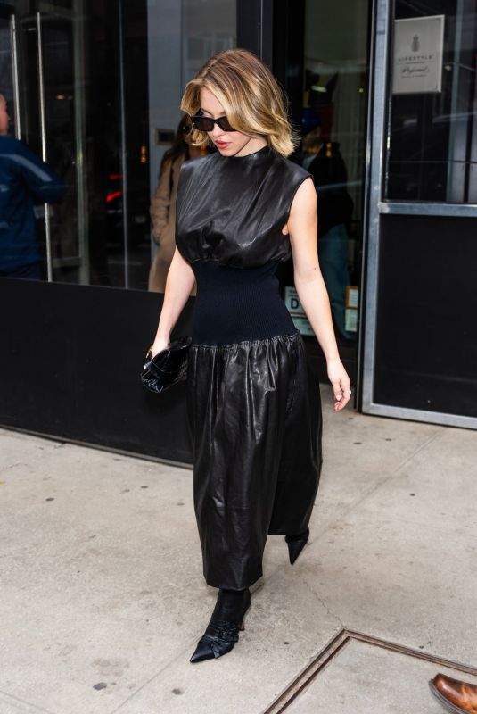 SYDNEY SWEENEY Arriveas at The View in New York 03/20/2024