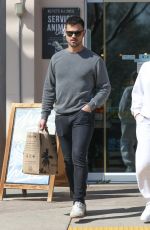 TAYLOR DOME and Taylor Lautner Shopping for Groceries at Erewhon Market in Calabasas 03/01/2024