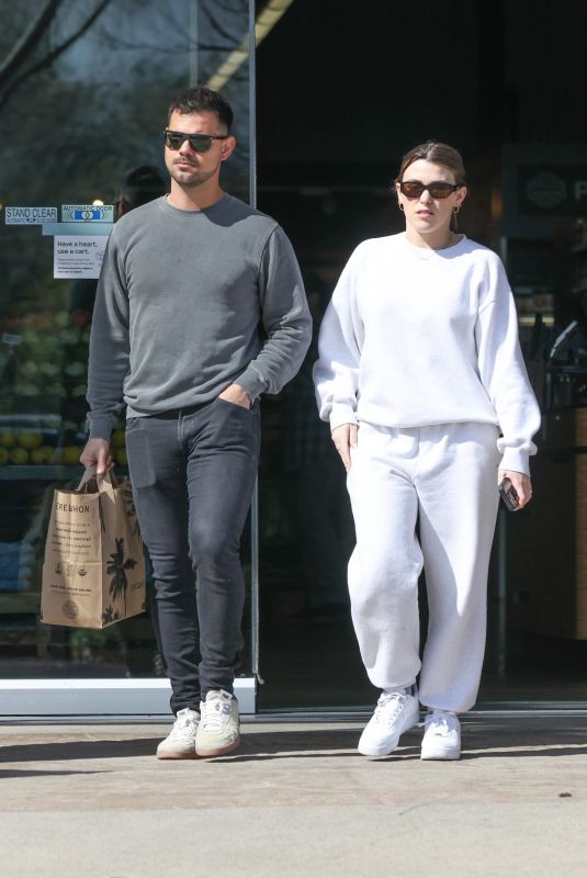 TAYLOR DOME and Taylor Lautner Shopping for Groceries at Erewhon Market in Calabasas 03/01/2024