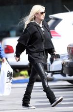 TORI SPELLING Leaves All-You-Can Eat Sushi Lunch at Aiken Sushi in Los Angeles 03/02/2024