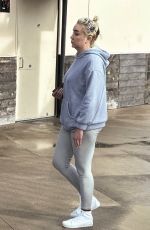 AMANDA BYNES at Starbucks in Glendale 04/14/2024