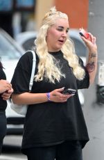 AMANDA BYNES Out for a Coffee with Friends in Los Angeles 04/25/2024