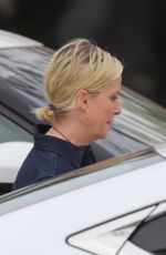 AMY POEHLER Shopping at The Glen Centre in Los Angeles 04/24/2024