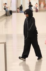 CHLOE BAILEY Arrives at LAX Airport in Los Angeles 04/02/2024