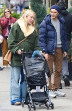 CHLOE SEVIGNY Out Shopping for Groceries New York 04/01/2024
