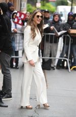 ELIZABETH HURLEY Leaves The View in New York 04/04/2024