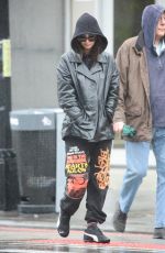 EMILY RATAJKOWSKI Out with Her Parents in New York 04/03/2024