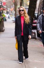 JENNIFER LAWRENCE Out and About in New York 04/12/2024