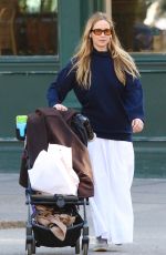 JENNIFER LAWRENCE Out on Easter Sunday for a Playdate at a Park in New York 03/31/2024