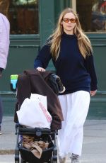 JENNIFER LAWRENCE Out on Easter Sunday for a Playdate at a Park in New York 03/31/2024
