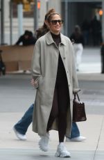 JENNIFER LOPEZ Catches a Ride in New York 04/06/2024