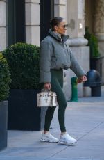 JENNIFER LOPEZ Leaves Her Apartment in New York 04/16/2024