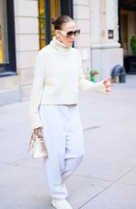 JENNIFER LOPEZ Leaves Her Hotel in New York 04/23/2024