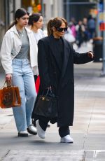 JENNIFER LOPEZ Leaves Her New York City Apartment 04/20/2024