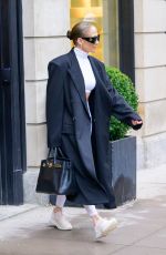 JENNIFER LOPEZ Out and About in Manhattan 04/11/2024