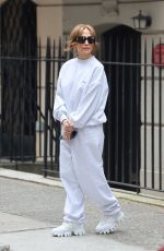 JENNIFER LOPEZ Out for House-hunts in New York 04/01/2024