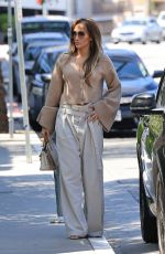 JENNIFER LOPEZ Out for Lunch at San Vicente Bungalows in West Hollywood 04/28/2024